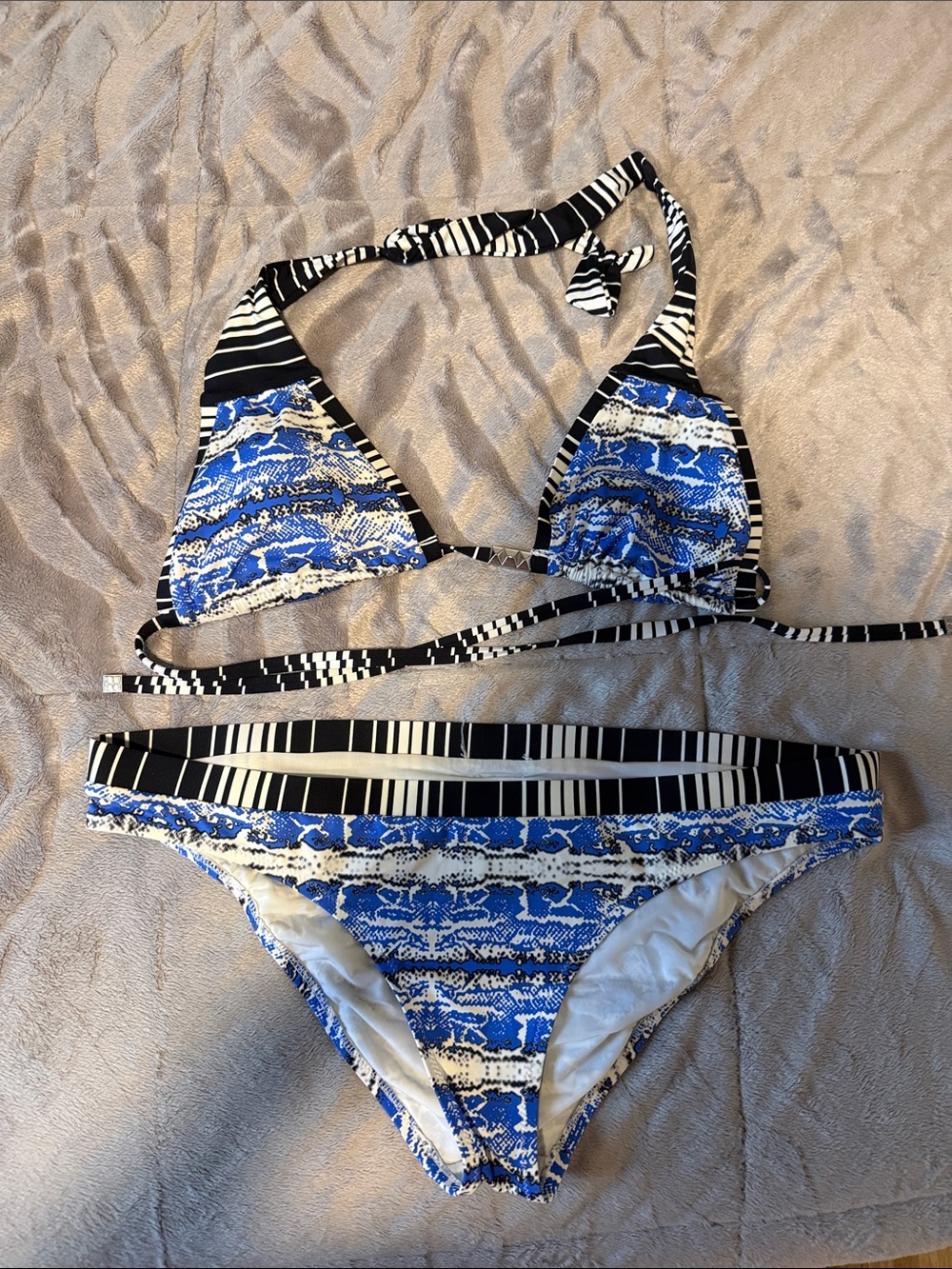 BCBGMaxAzria Blue and White Patterned Triangle Bikini
